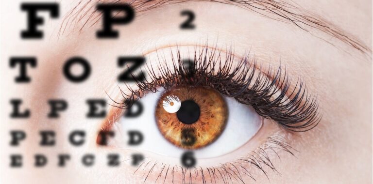 Mi a különbség a látásvizsgálat és a szemvizsgálat között?
